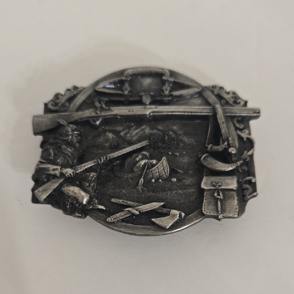 VINTAGE 1984 PEWTER SISKIYOU BUCKLE CO INC O-29 FRONTIER FUR TRADING BELT BUCKLE